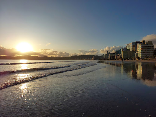 Hotéis e Pousadas para Famílias em Meia Praia, Santa Catarina 2025