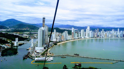 Hotéis e Pousadas para Famílias em Balneário Camboriú, Santa Catarina 2025