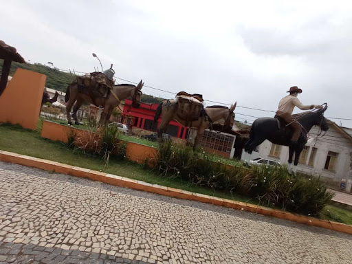 Hotéis e Pousadas para Famílias em Dores de Campos, Minas Gerais 2025